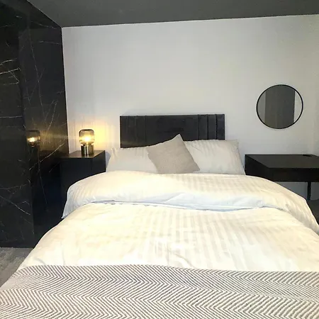 Cozy 3 Bedroom With Secure Car Park Διαμέρισμα