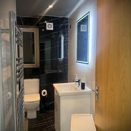 Cozy 3 Bedroom With Free Secure Car Park Apartamento *